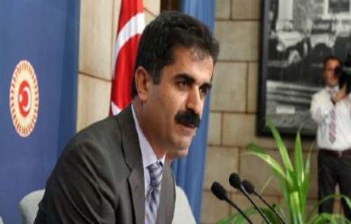 Köprüye Alevi celladının adını verdiler!
