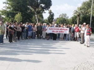 Selçuk'taki Aleviler 3. Köprünün İsmini Protesto Etti