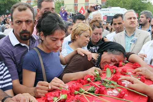 ﻿ Ethem'i binler uğurladı