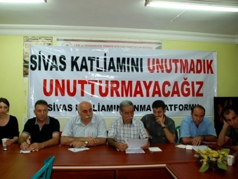 Aleviler: ''AKP’nin politikaları ikiyüzlü''