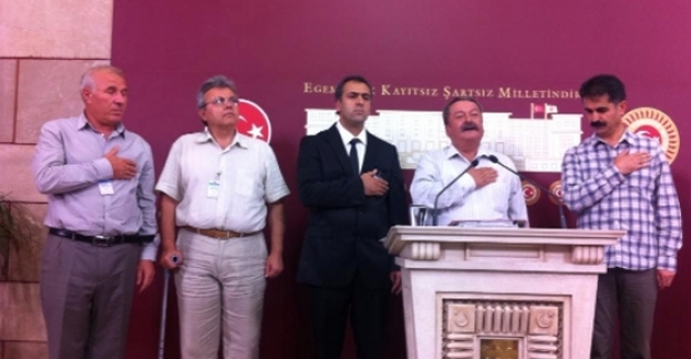 İngiltere’deki Aleviler Meclis’e 7 bin imza getirdi