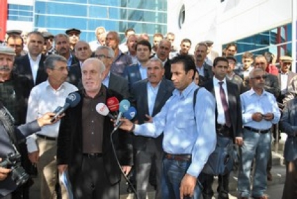 Alevi Derneklerinden Mehmet Metiner'e suç duyurusu