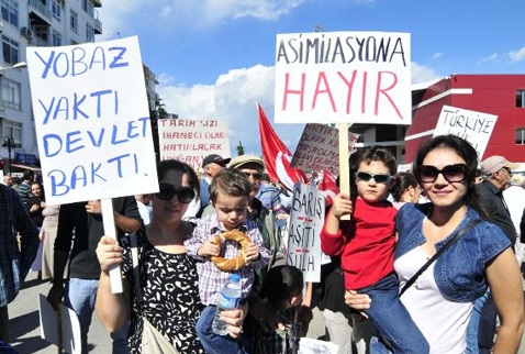 Aleviler Mersinde Eşit Yurttaşlık Mitingi Düzenledi