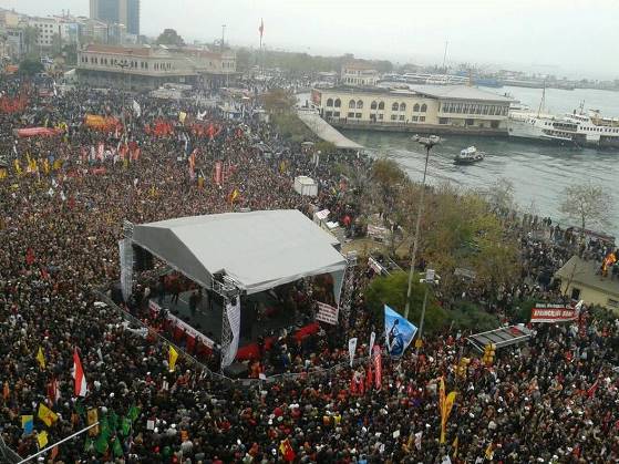 Yüzbinlerce Alevi Kadıköyde Eşit Yurttaşlık İstedi