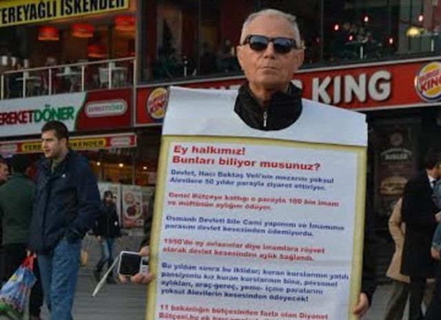 Alevi hakları için 'duran adam' Şirinevler'de