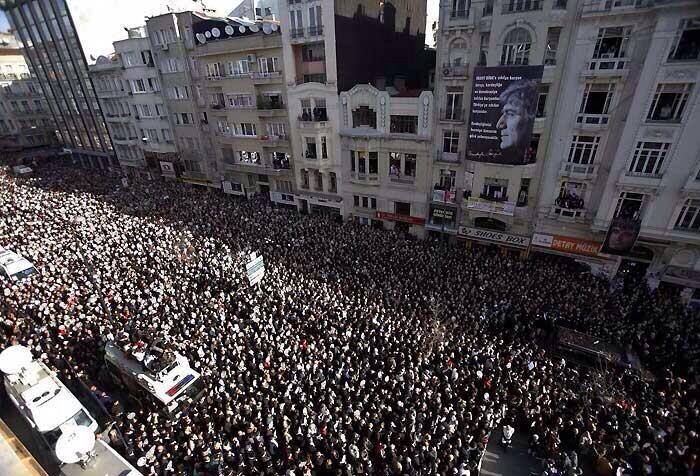 Faşizme İnat Kardeşimsin HRANT