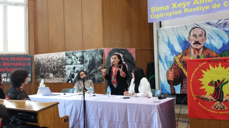 Köln'de Alevi kadınların sorunları masaya yatırıldı