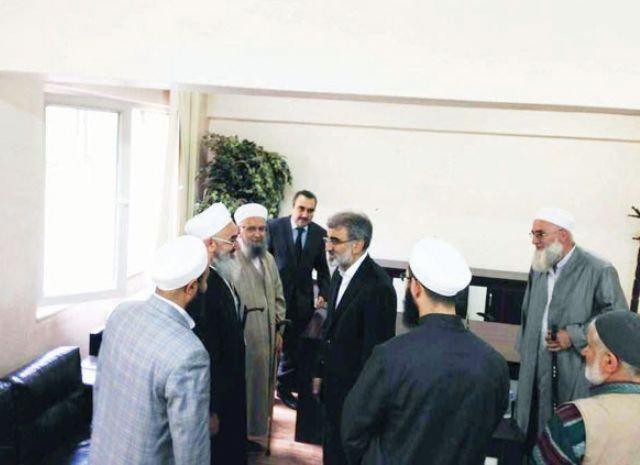AKP düştü mü zora tarikat koşar yardıma