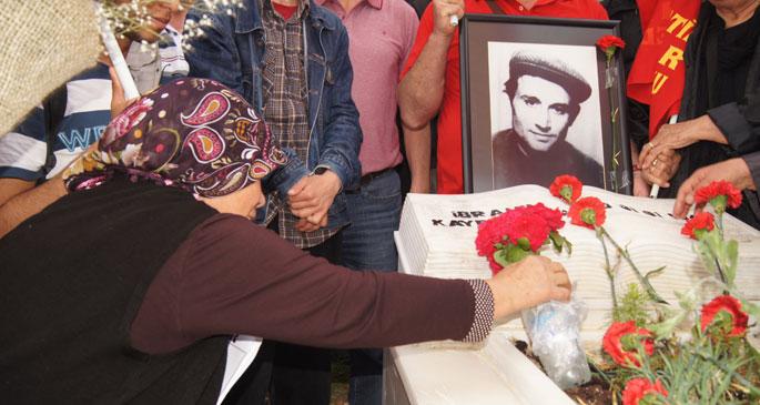 İbrahim Kaypakkaya mezarı başında anıldı