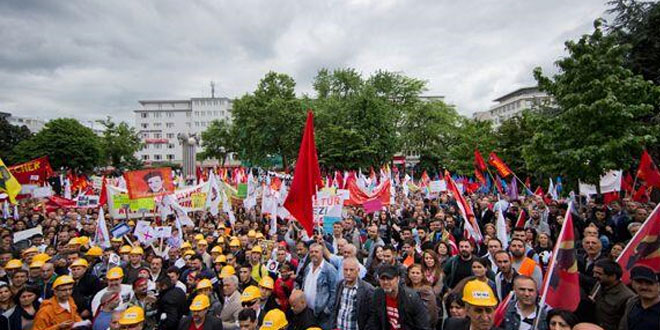 Köln’de Erdoğan Büyük Demokrasi Yürüyüşü’yle protesto edildi
