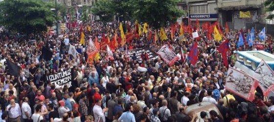 Aleviler dört bir yanda sokakta: “Ayrımcılığa derhal son verin!”