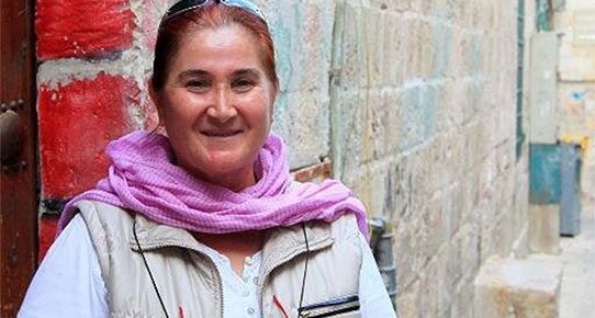 Sabahat Akkiraz'dan Emrullah İşler'e: Haddiniz değil!