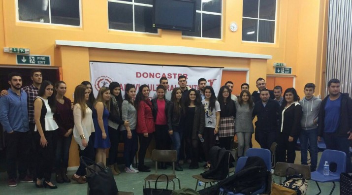 Britanya'da Alevi gençleri buluştu